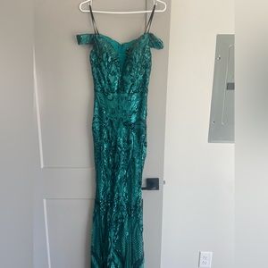 Amiri Off The Shoulder Gown (Emerald) main image 1